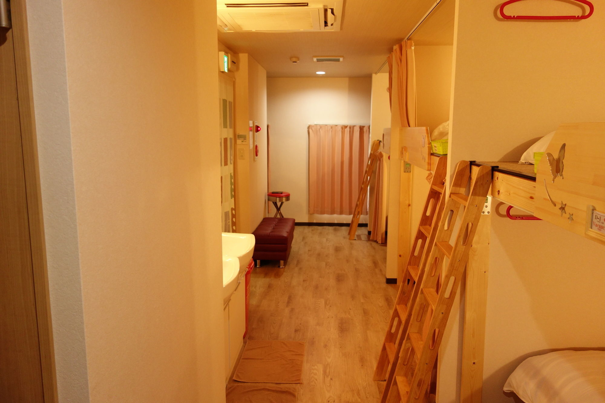 Kens House Hotel Osaka Exterior photo