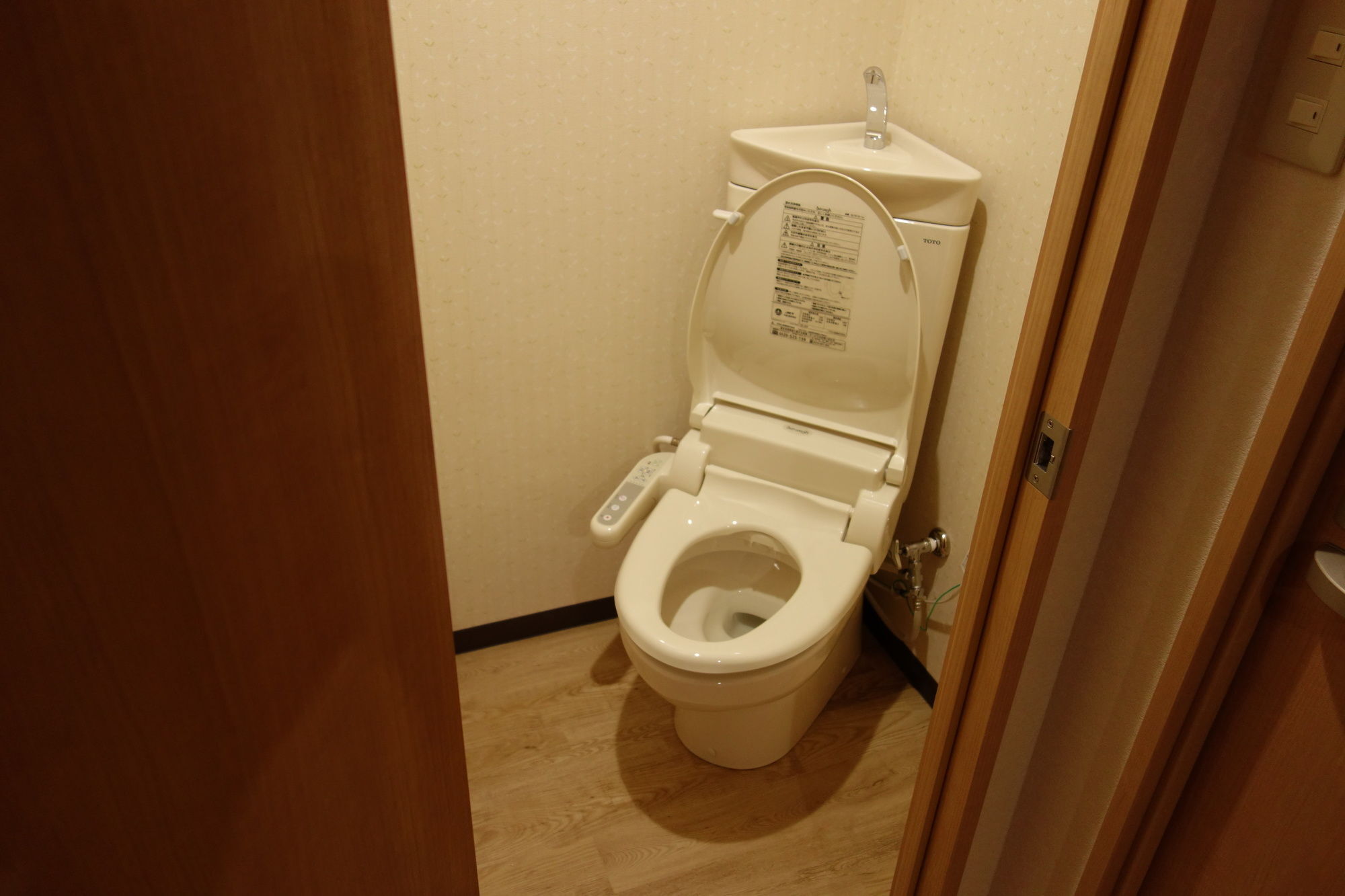 Kens House Hotel Osaka Exterior photo